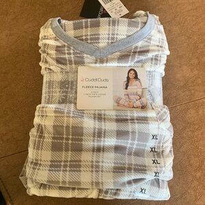 CUDDL DUDS  2 piece  Pajama set  super soft and comfy